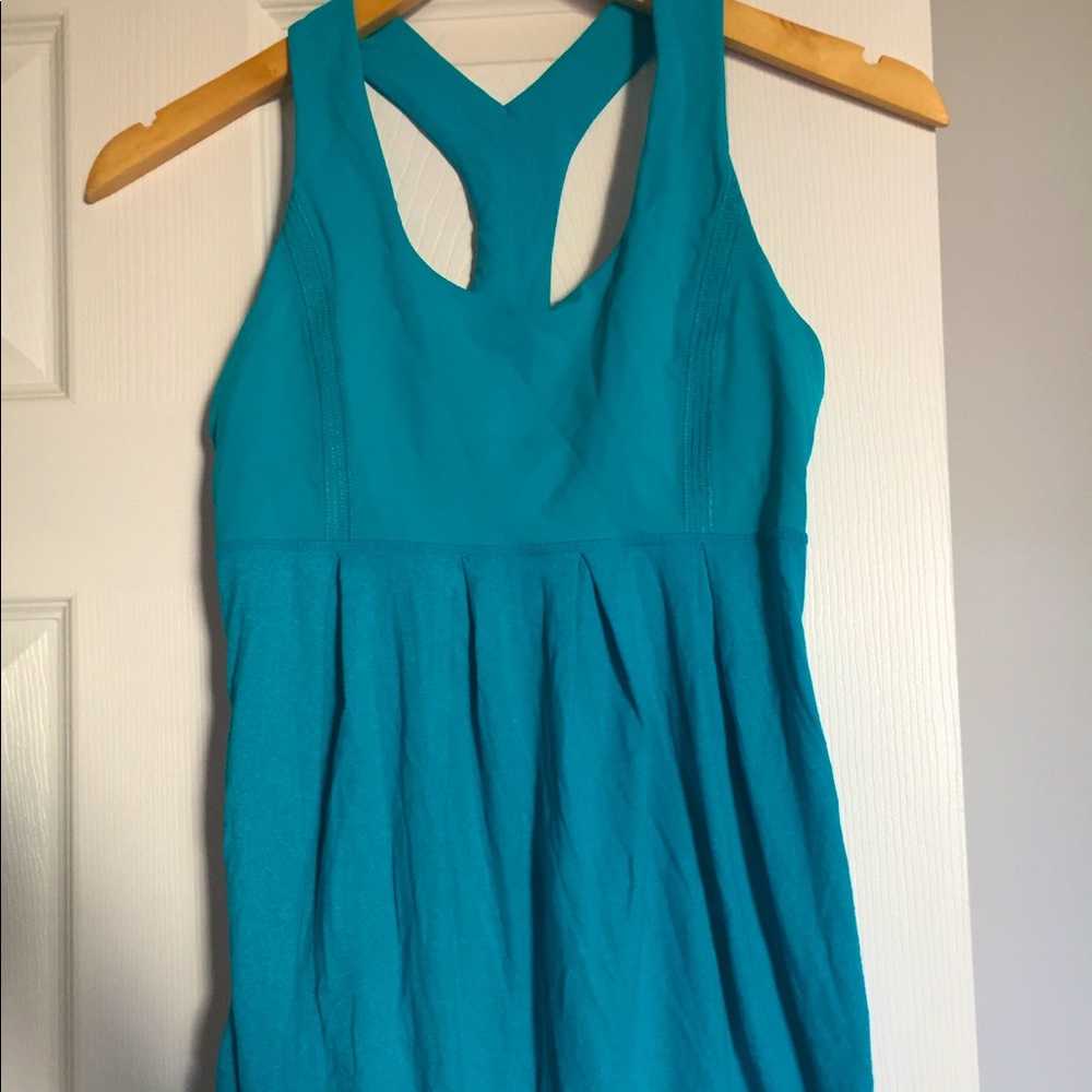 Lululemon size 4
